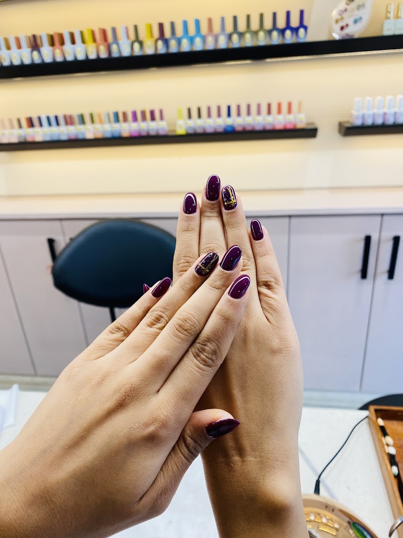 Lacquer Nail Studio Hazratganj