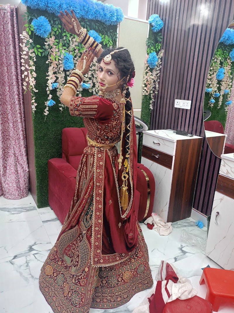 Akshara beauty parlour sikandra