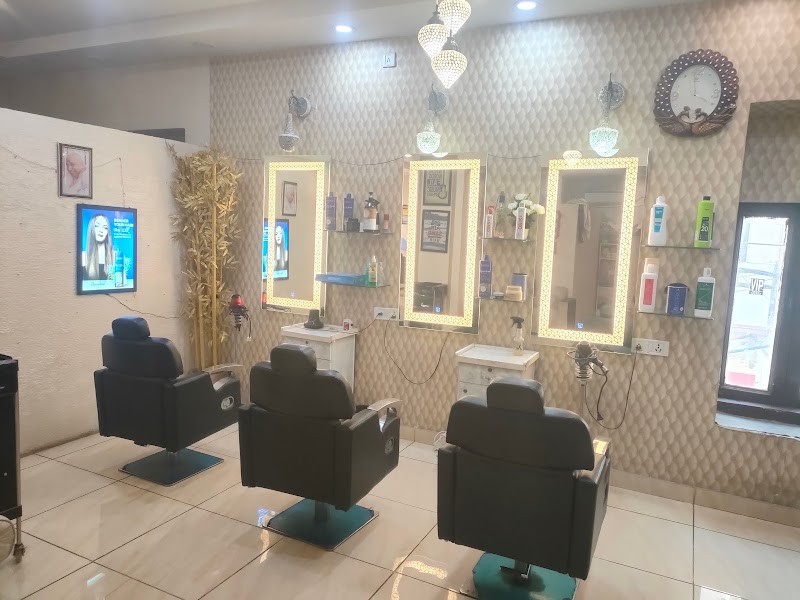 VS MAKEOOVERS LUXURY UNISEX SALON & ACADEMY