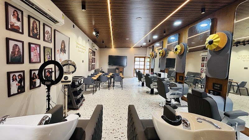 Amantran Luxury | The Unisex Salon