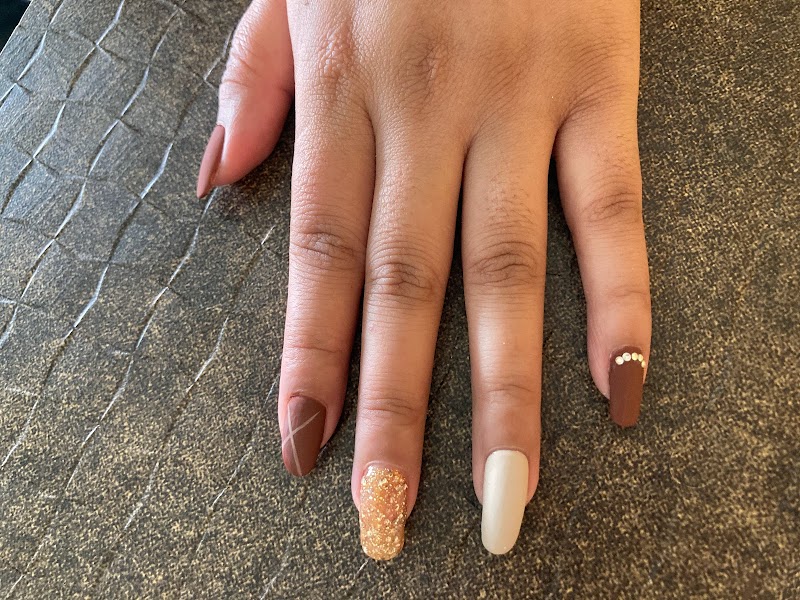 Feel The Wellness Salon And Unisex Spa