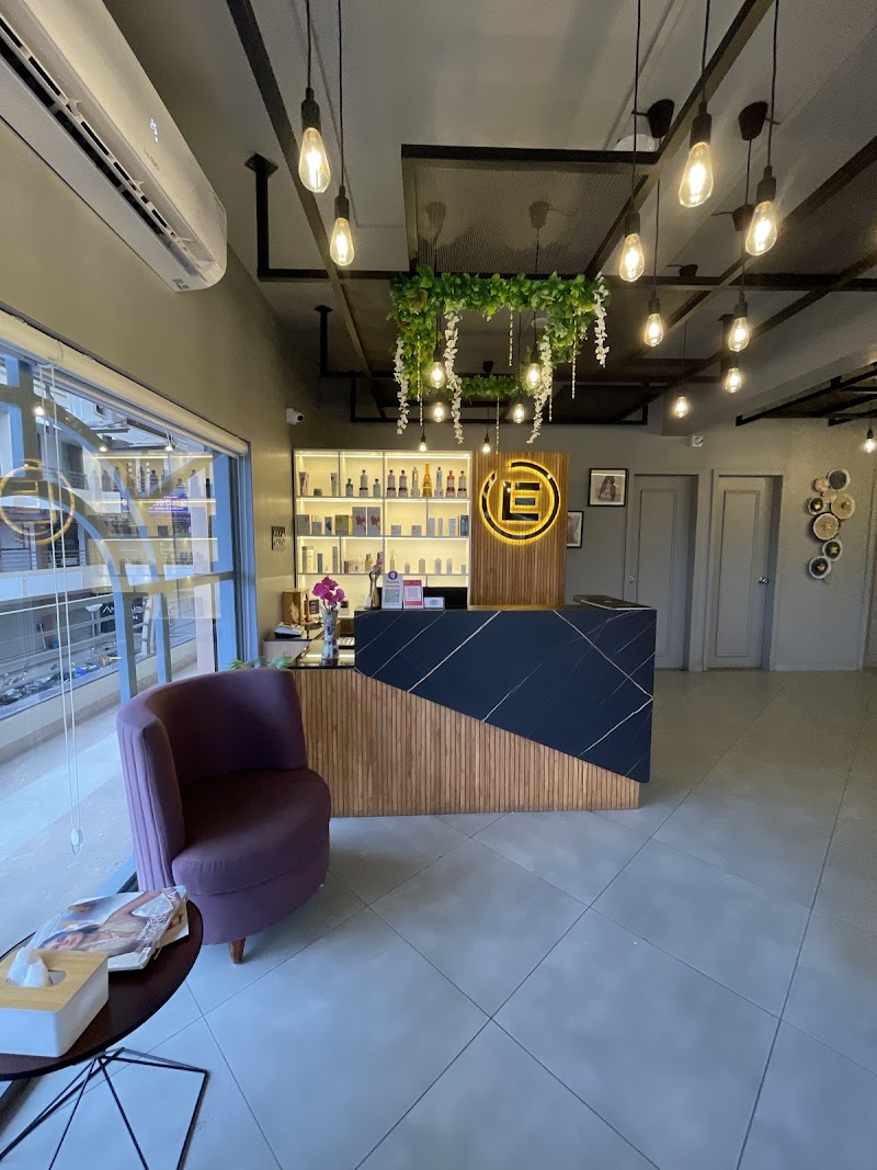 EMERALD THE UNISEX SALON