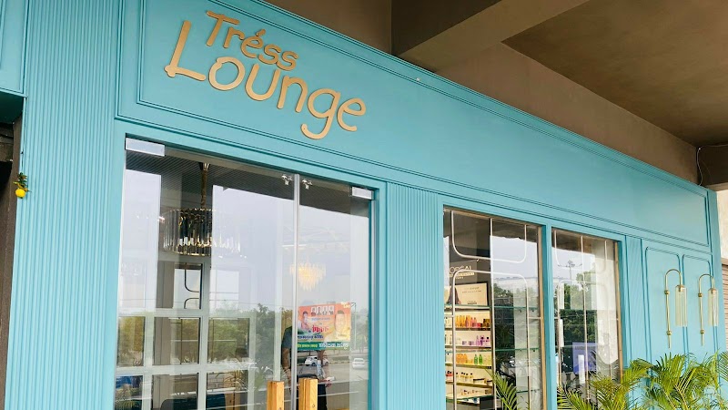 Tress Lounge Panchkula - Biggest & Most Luxurious Salon in Panchkula
