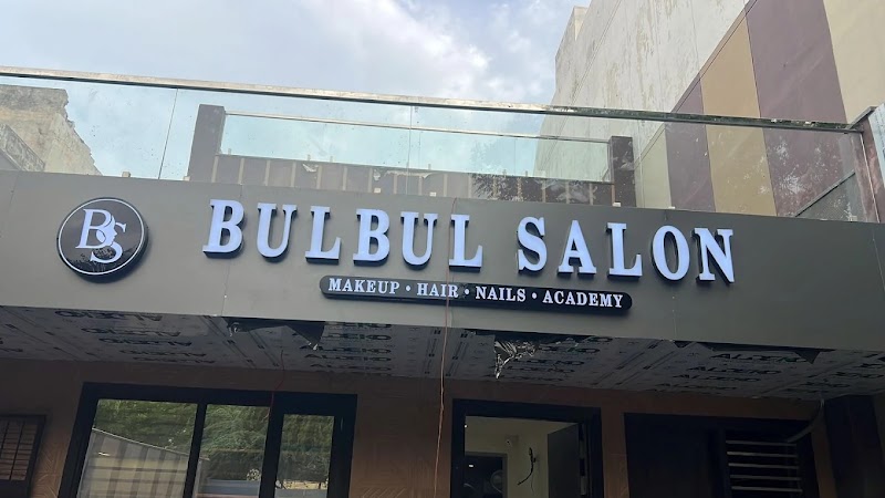 Bulbul Salon - Bridal Makeup Artist In Agra - Best Beauty Parlour - Premium/Luxury/Nail Extensions N