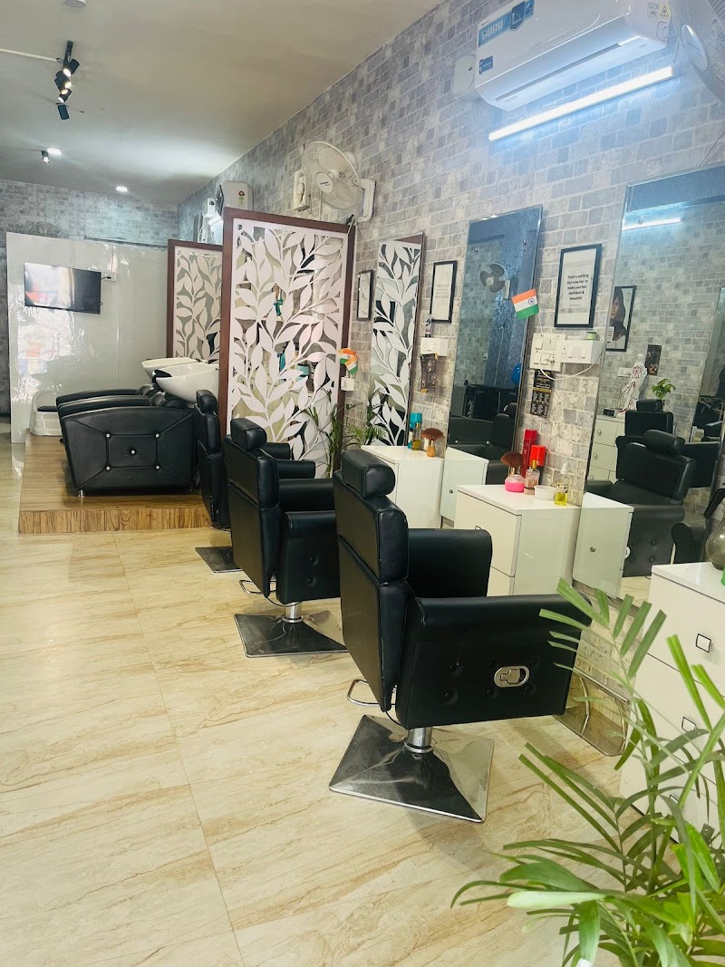 Aura Unisex Salon & Makeup Studio By Reema Bharti