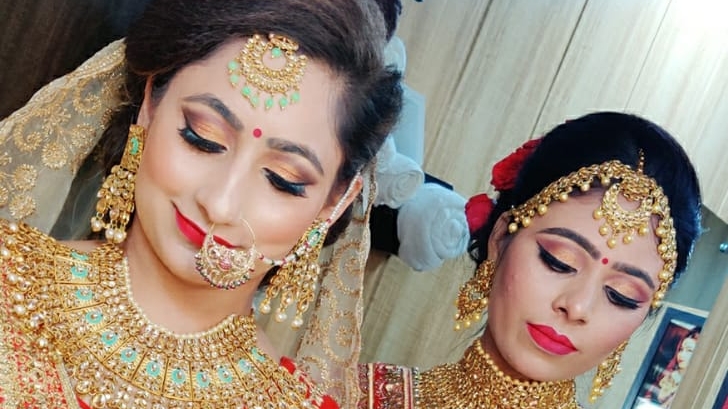 Aaina Makeup Studio(A.M.S)