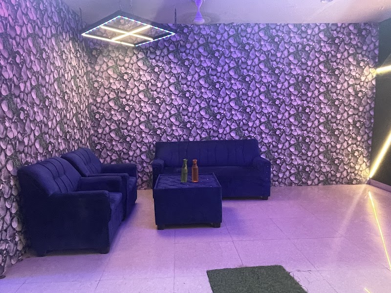 Blue Shine Unisex Salon & Spa