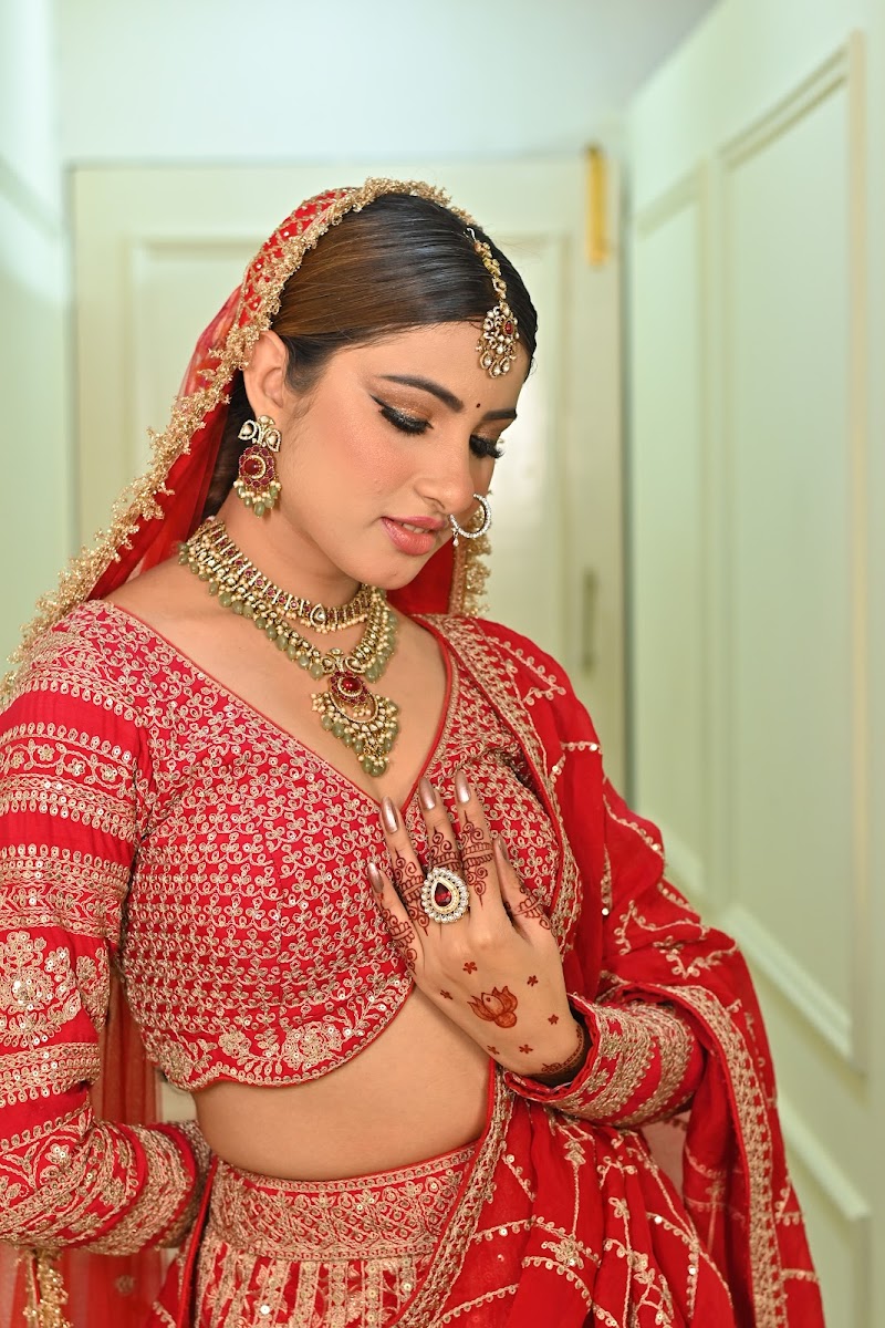 AME Unisex Salon & Makeup Studio | Bridal Makeup Artist in Lucknow